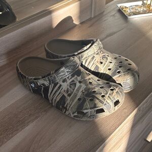 Mens (US 8) Camouflage Clogs
